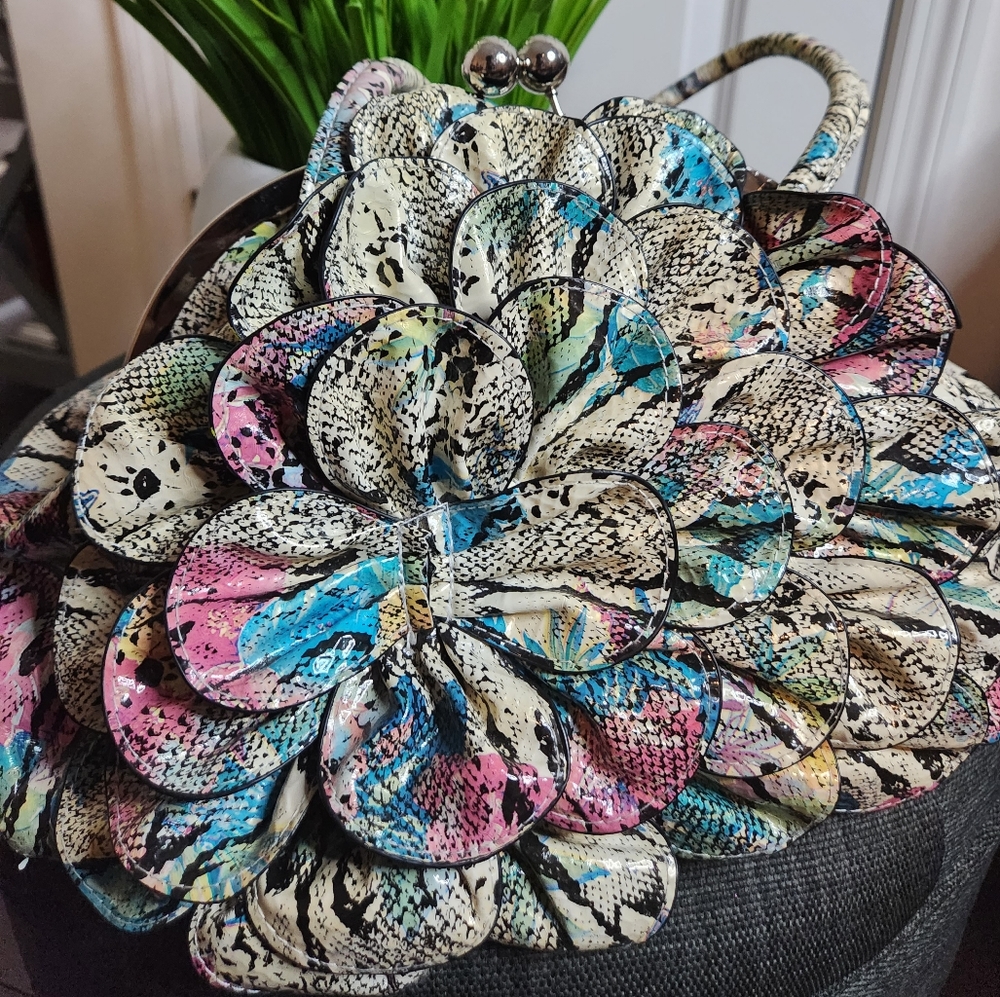 Purse - Picture 3 of 6